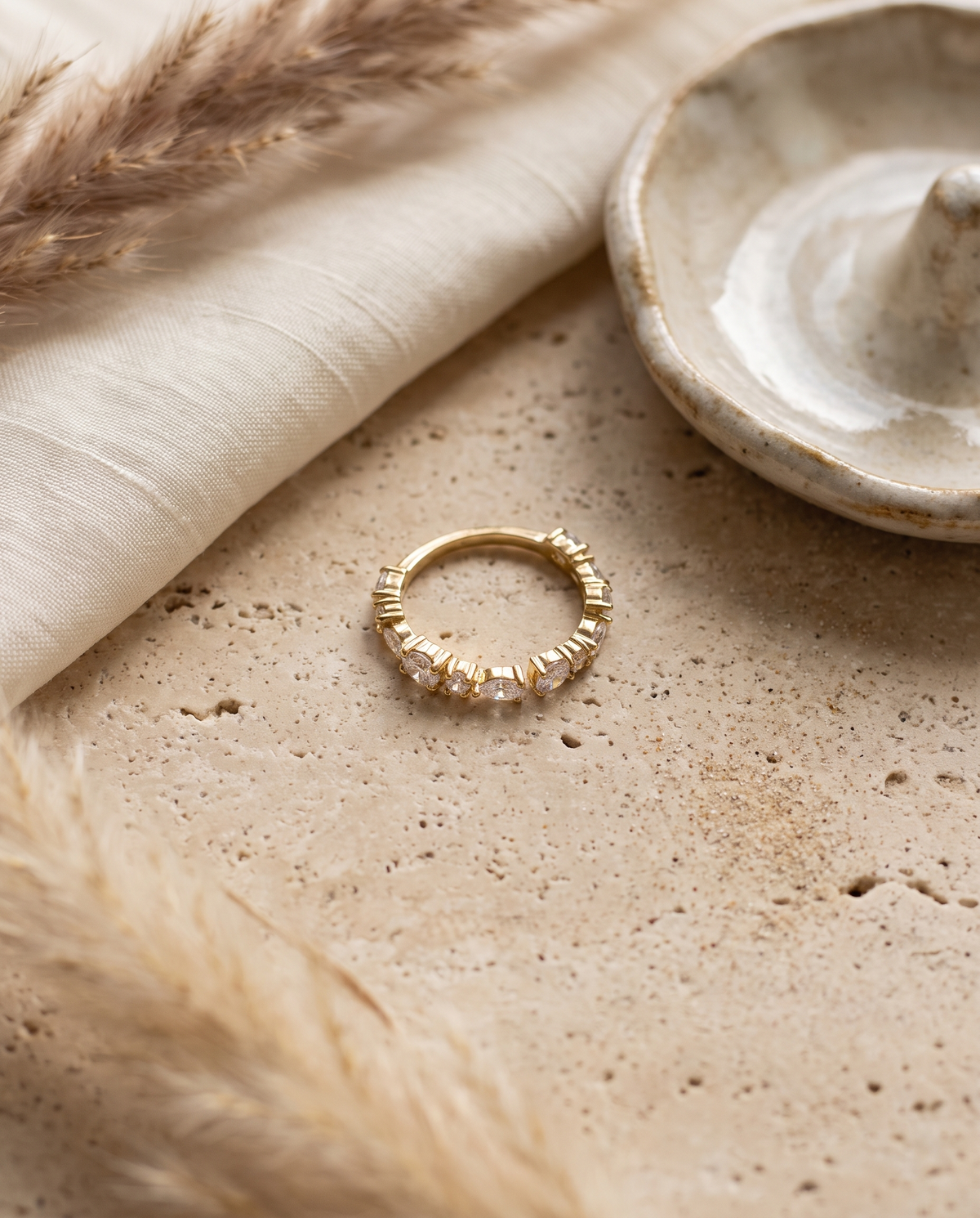Givré Ring – Gold, Lifestyle Flatlay