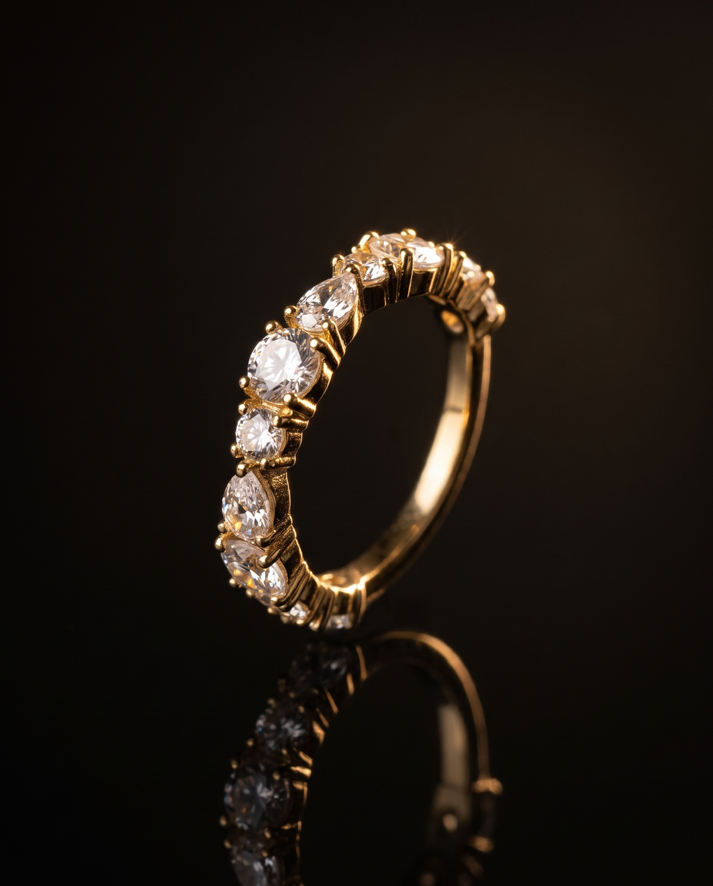 Givré Ring – Gold, Dramatic Studio