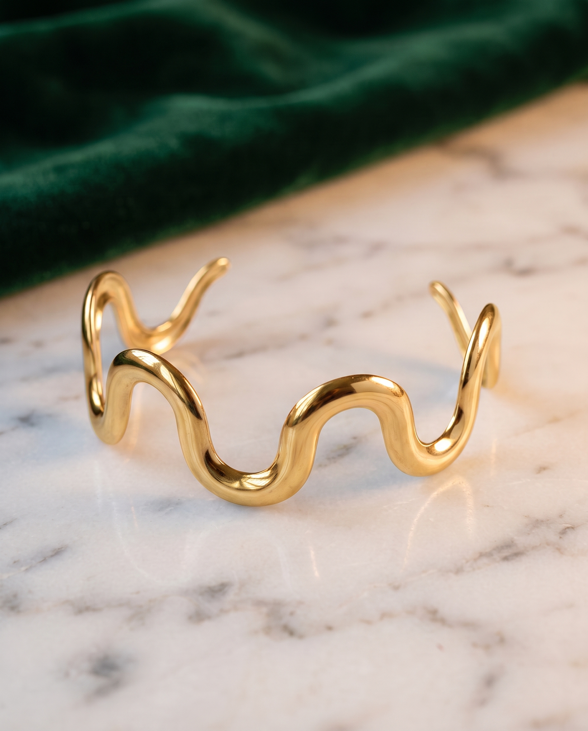 Courant Armreif – Gold, Editorial Marmor
