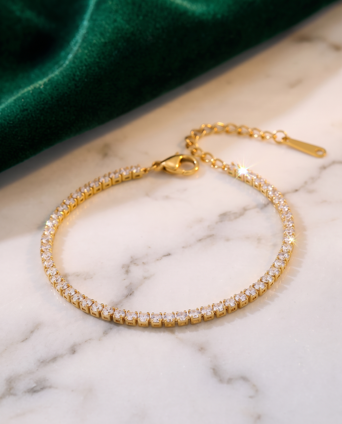 Éclat Armband – 2 mm Gold, Editorial Marmor