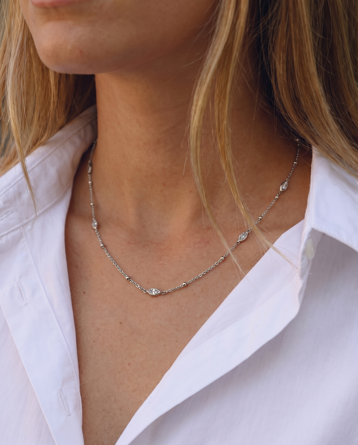 Fashio Halskette – Silber, getragen