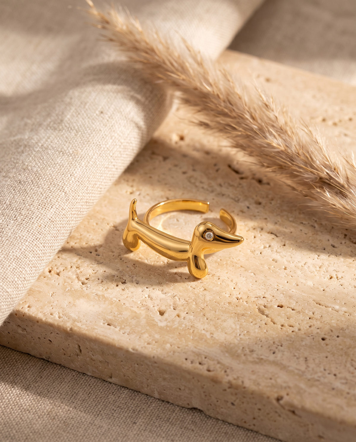 Fidèle Ring – Gold, Lifestyle Flatlay