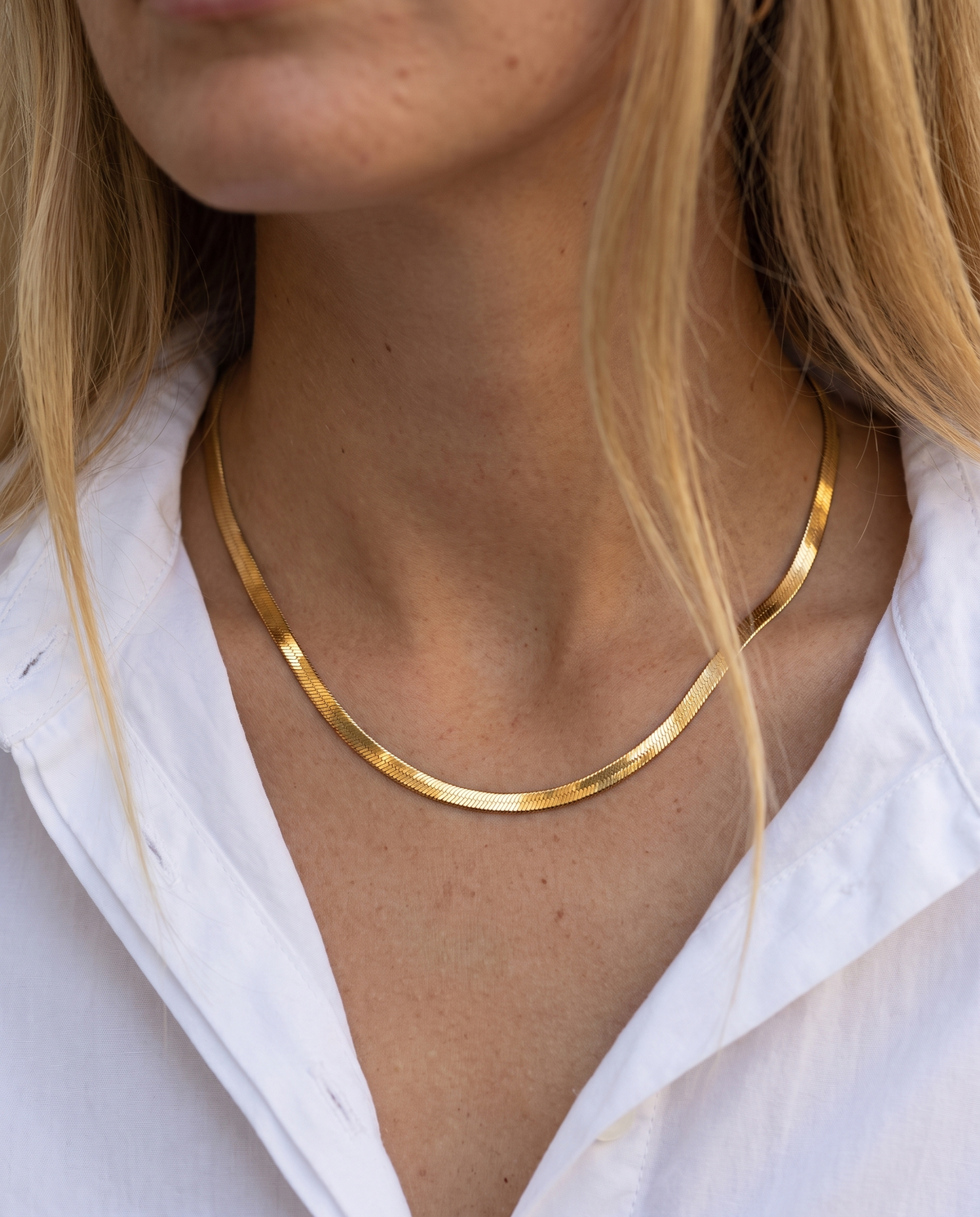 Fil d’Or Kette – Gold, getragen