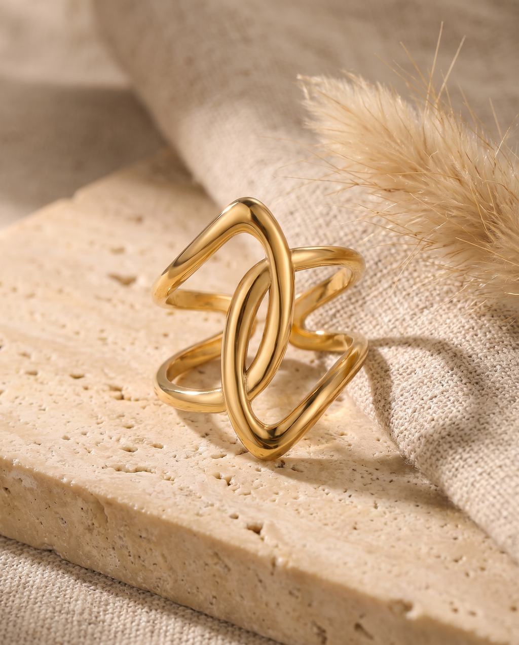 Infini Ring – Gold, Lifestyle Flatlay