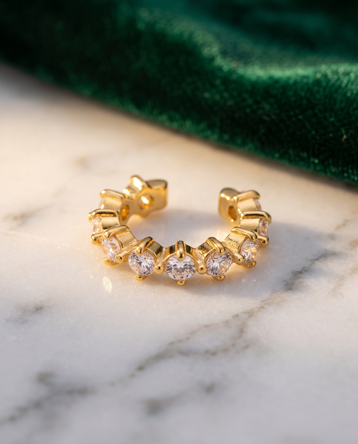Lueur Ear Cuff – Gold, Editorial Marmor