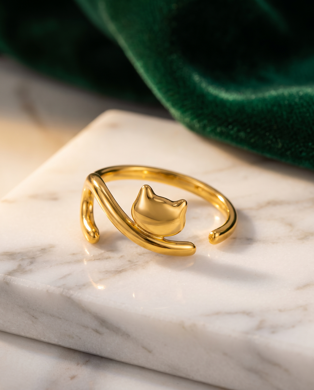 Minou Ring – Gold, Editorial Marmor
