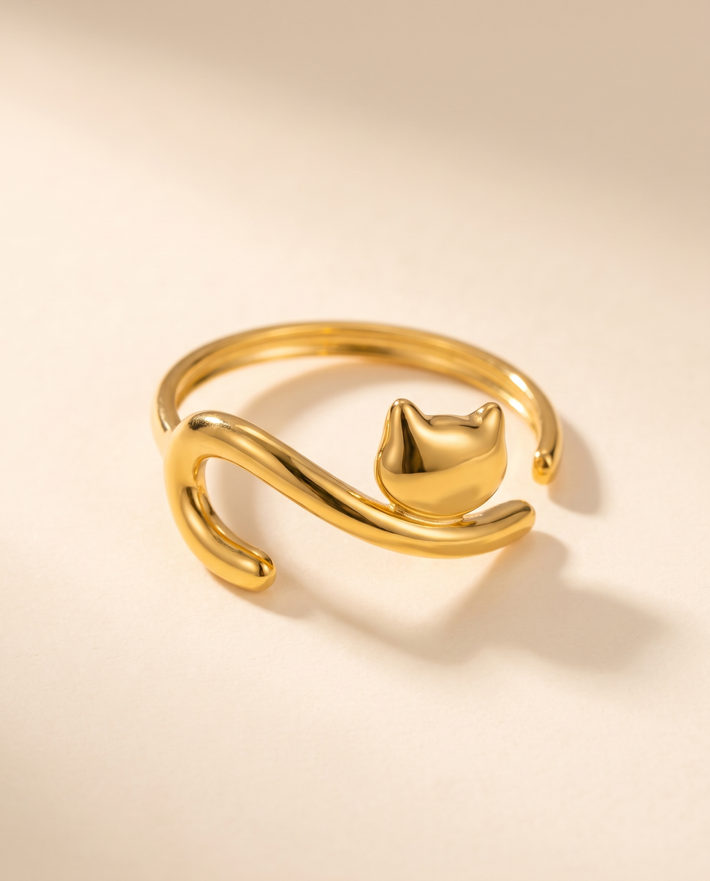 Minou Ring – Gold, Studio-Packshot
