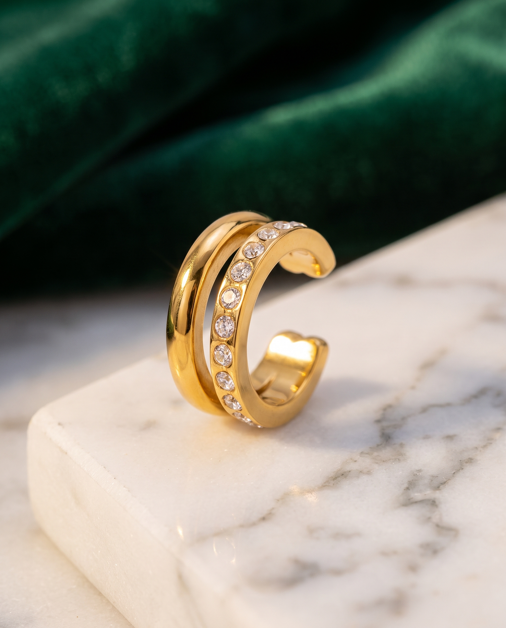 Sillage Ear Cuff – Gold, Editorial Marmor