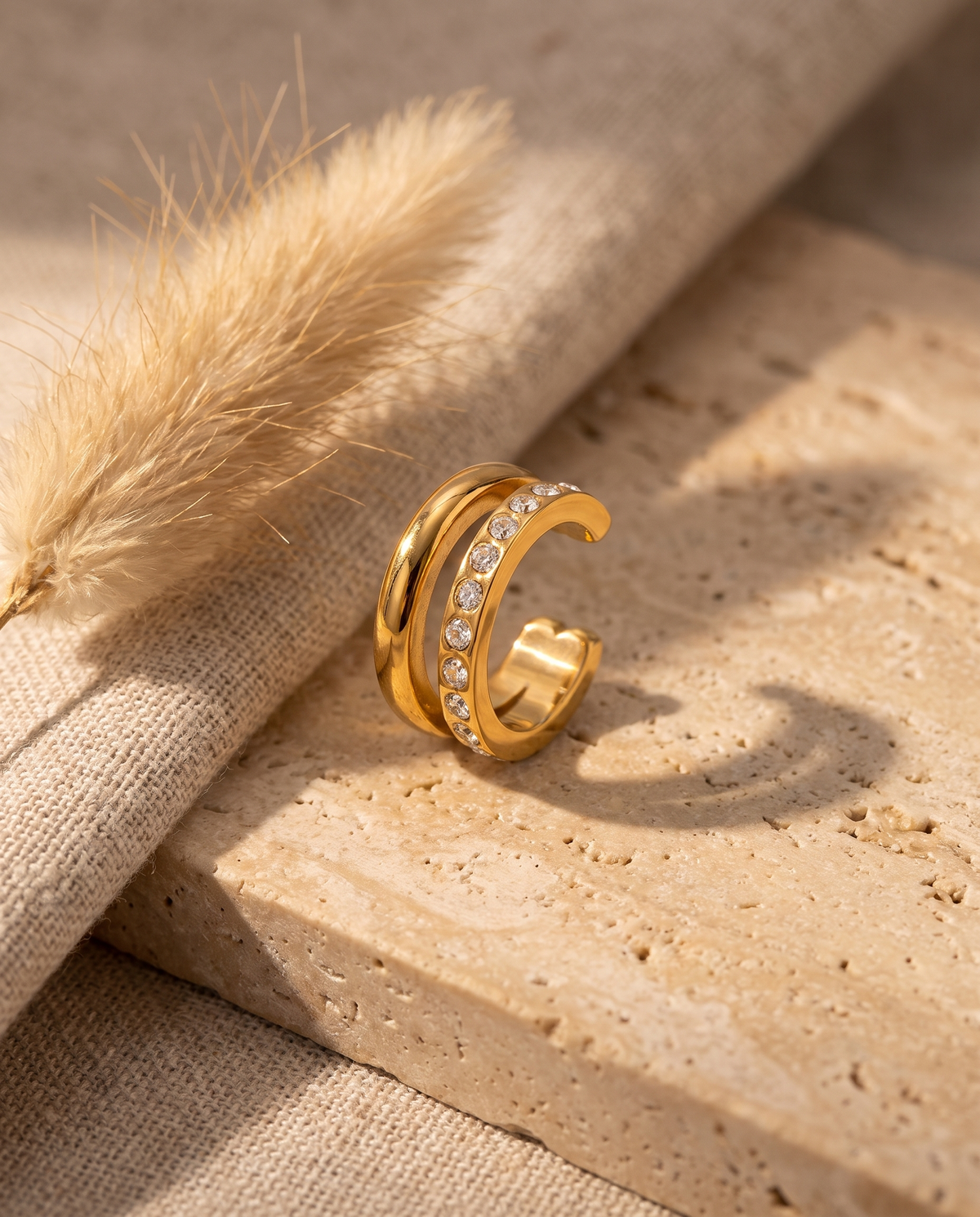 Sillage Ear Cuff – Gold, Lifestyle Flatlay