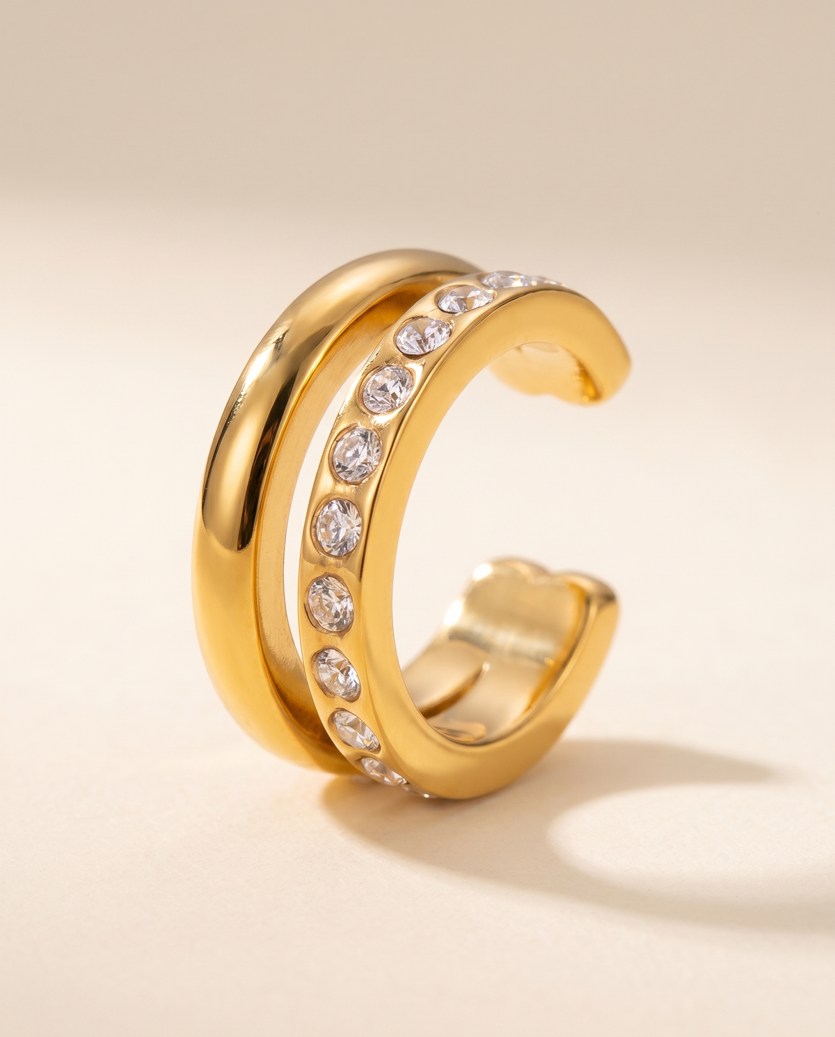 Sillage Ear Cuff – Gold, Studio-Packshot